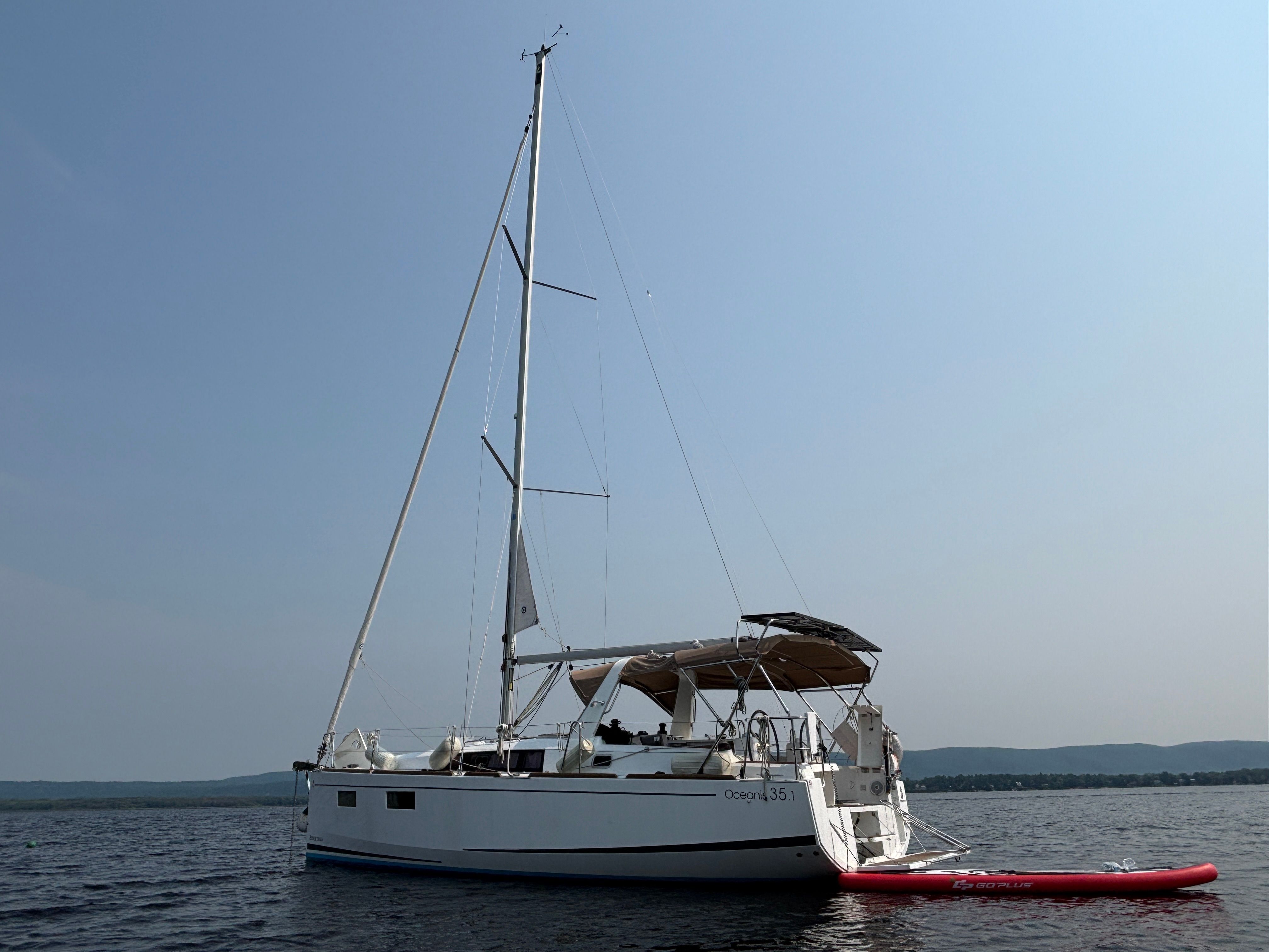 2020 Beneteau Oceanis 35.1
