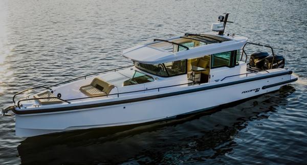 Axopar 37 Cross Cabin