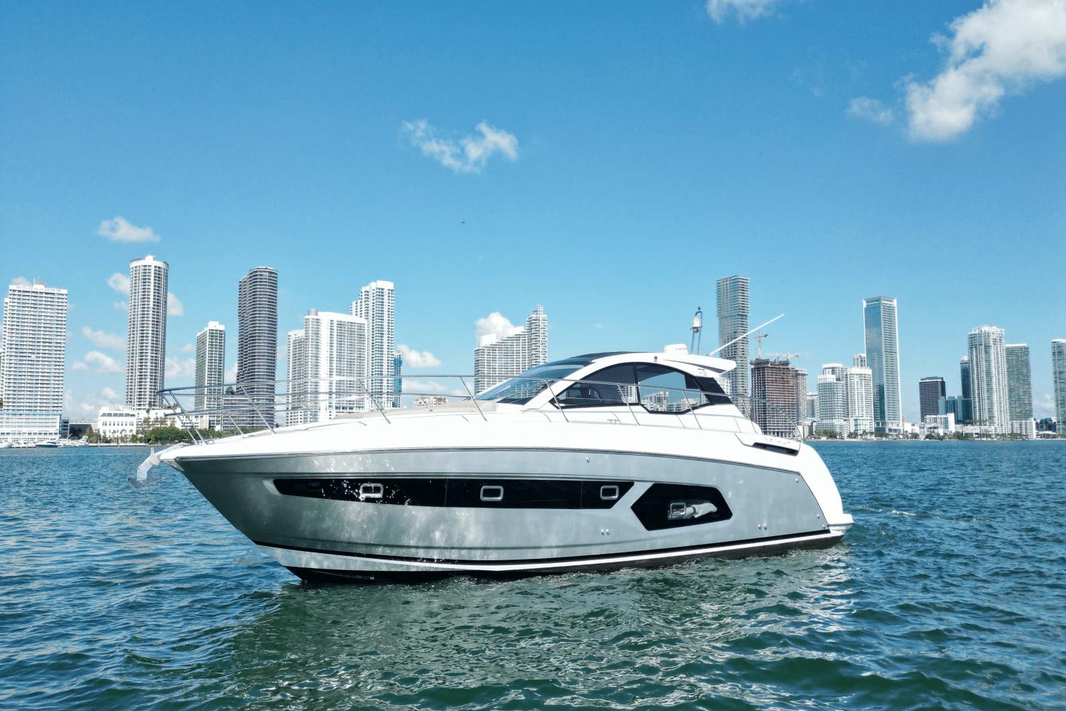 Azimut43 kaufen in Miami Vereinigte Staaten - boats.com