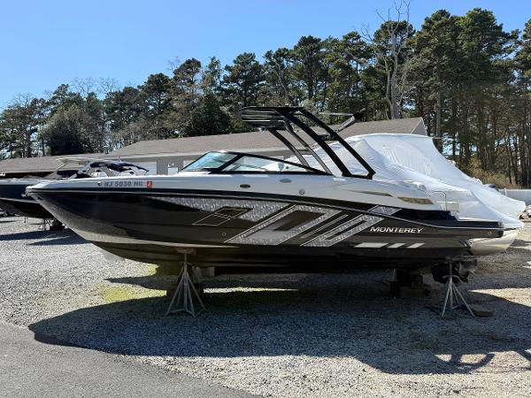 2014 Monterey M5 Sport Boat