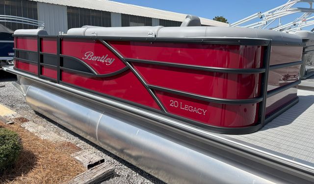 2025 Bentley Pontoons Legacy 203XL