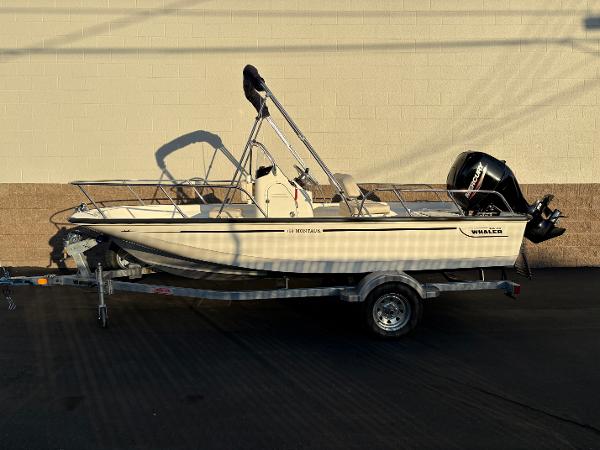 2025 Boston Whaler 150 Montauk