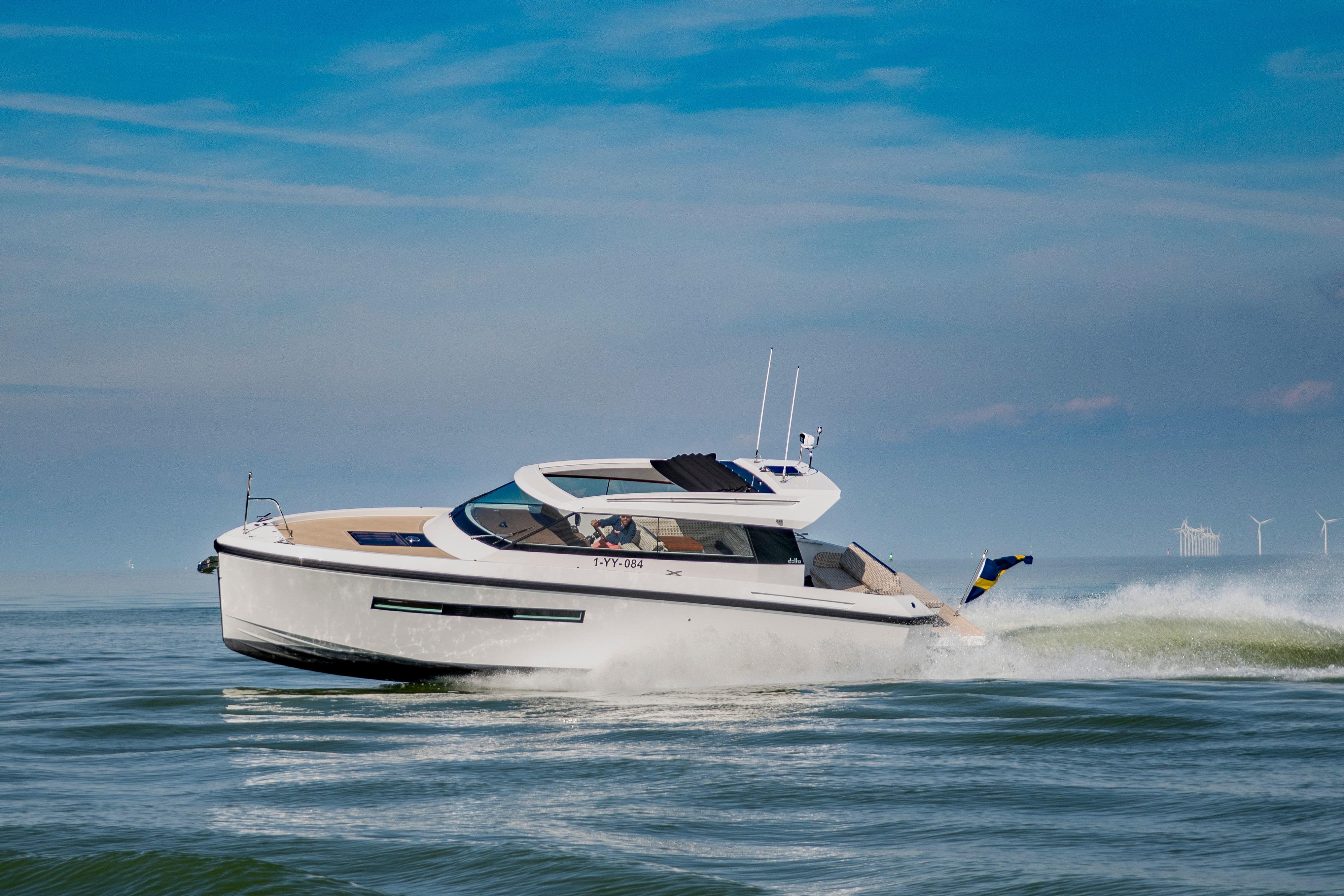 2023 Delta Powerboats 33 Coupe