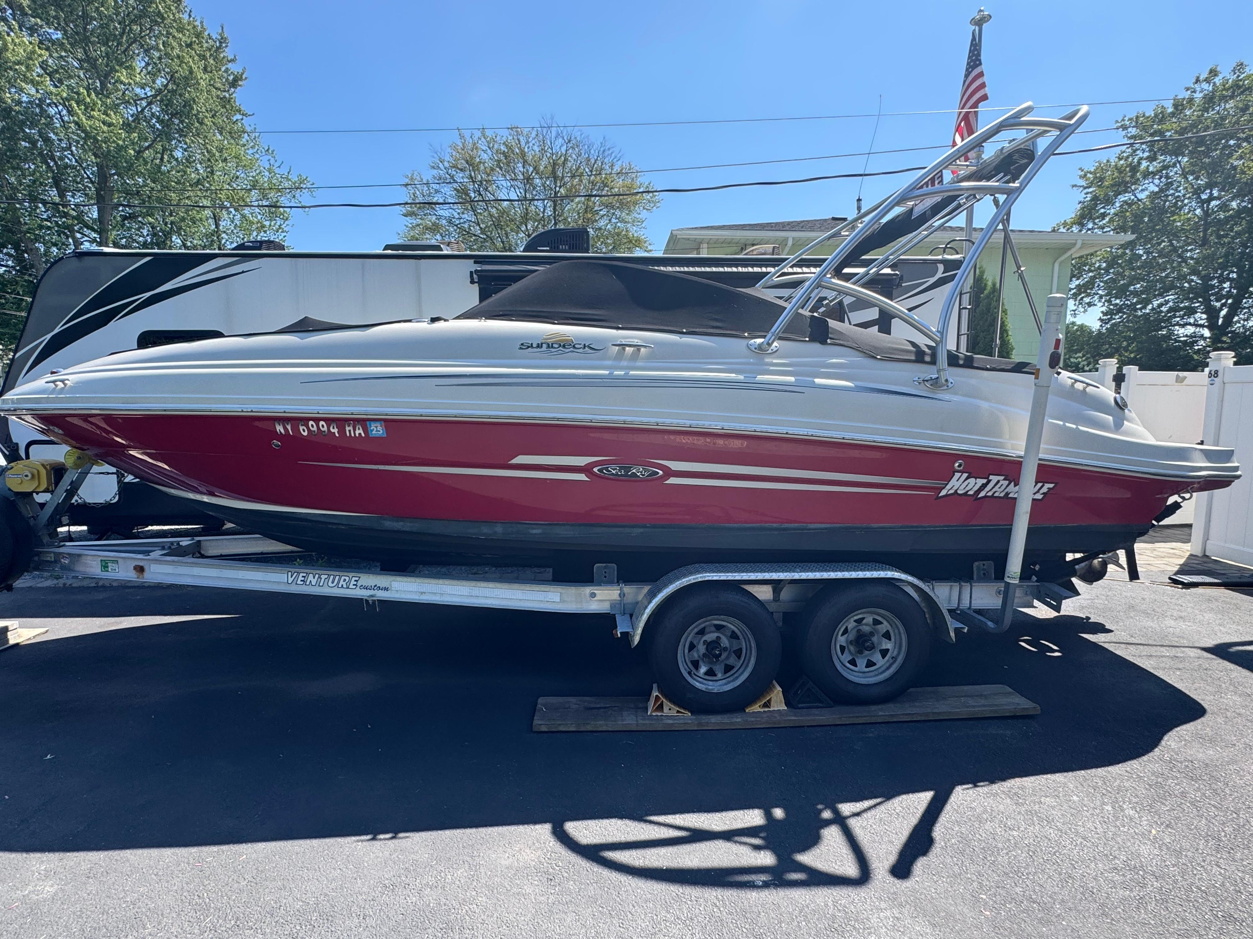 2007 Sea Ray 220 Sundeck