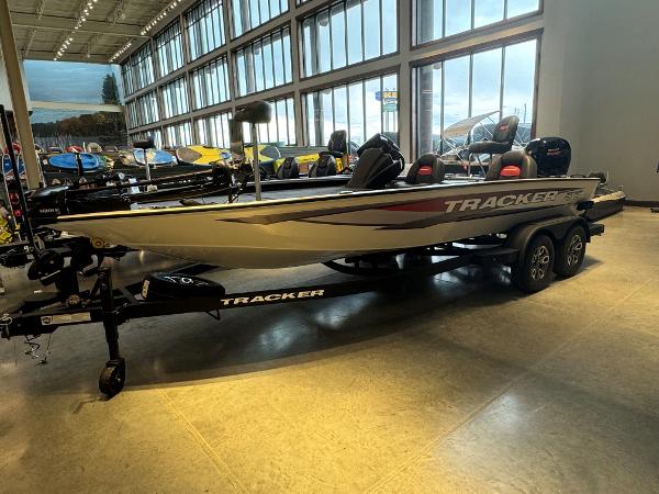 2025 Tracker Savage 215
