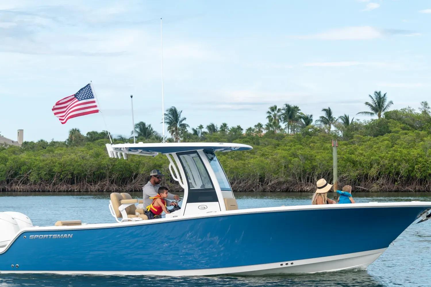 2026 Sportsman Open 252 Center Console