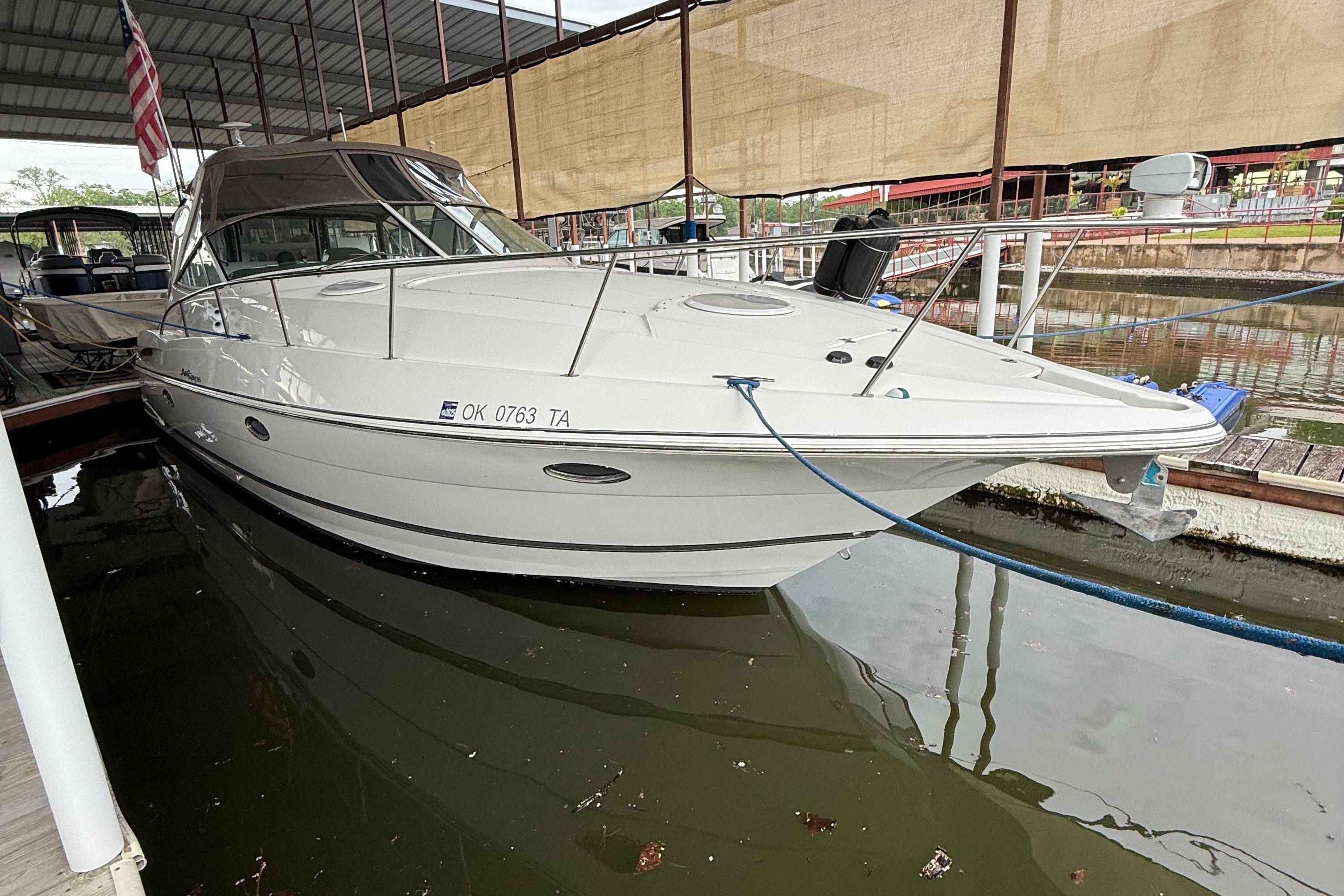 2005 Cruisers Yachts 340 Express