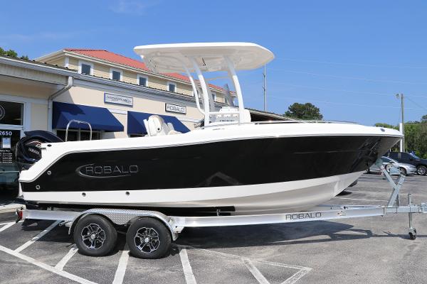 2024 Robalo R222 Explorer