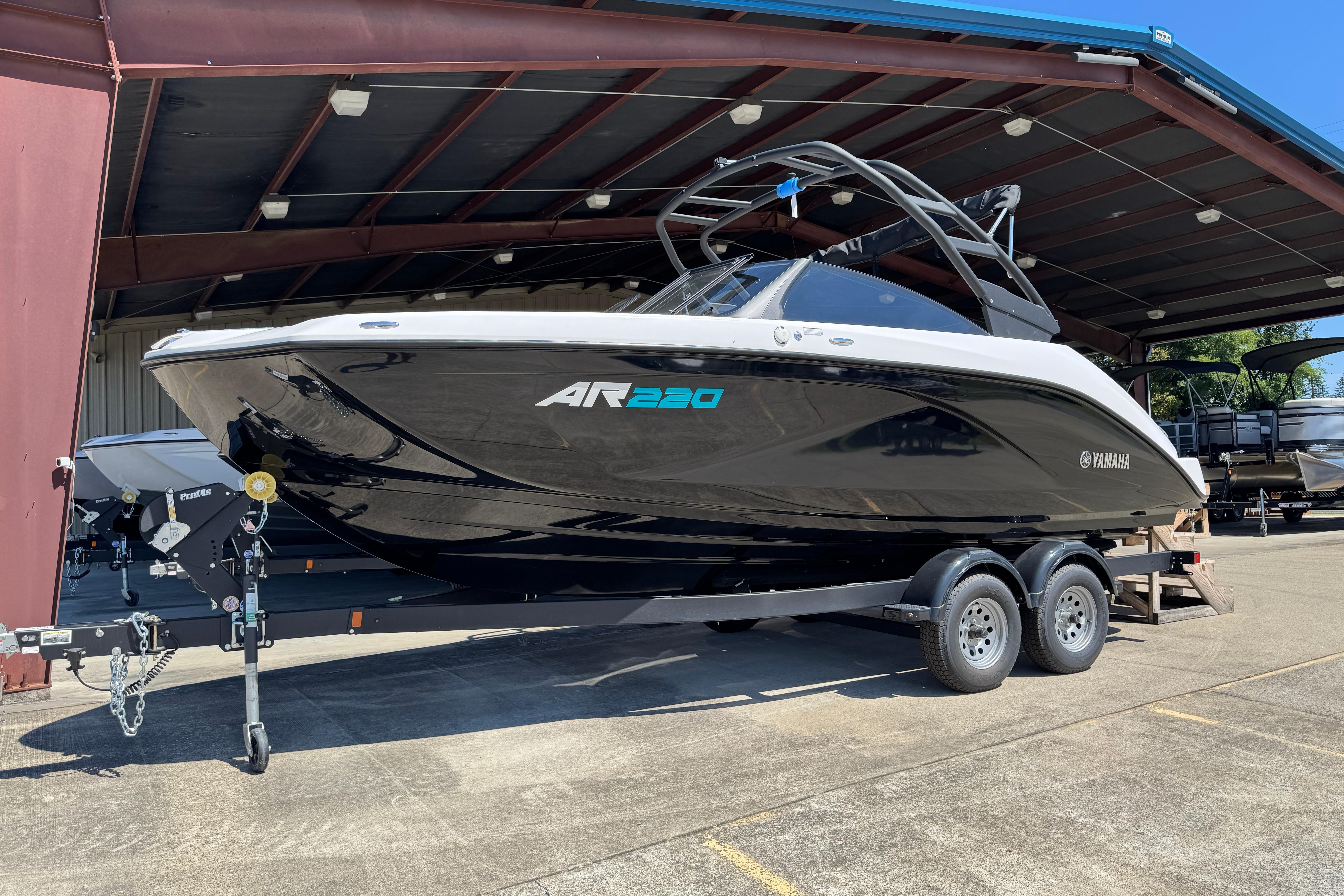 2025 Yamaha Boats AR220