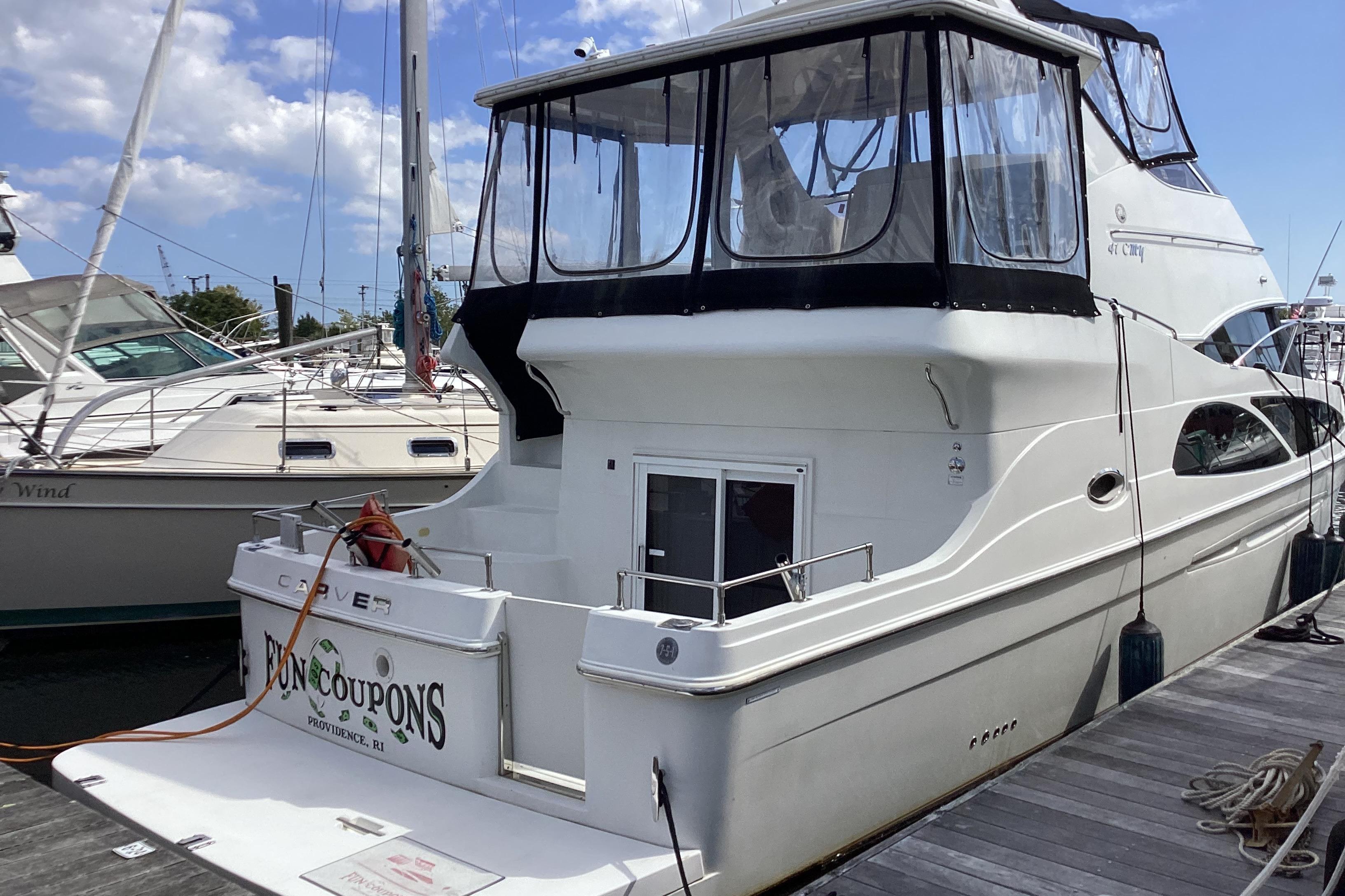 2005 Carver 41 Cockpit Motor Yacht