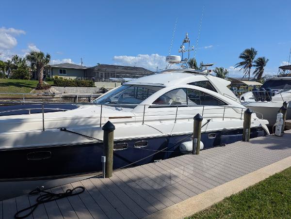 Fairline Targa 52 GT 2007 Fairline Targa 52 GT yacht docked on a sunny day.