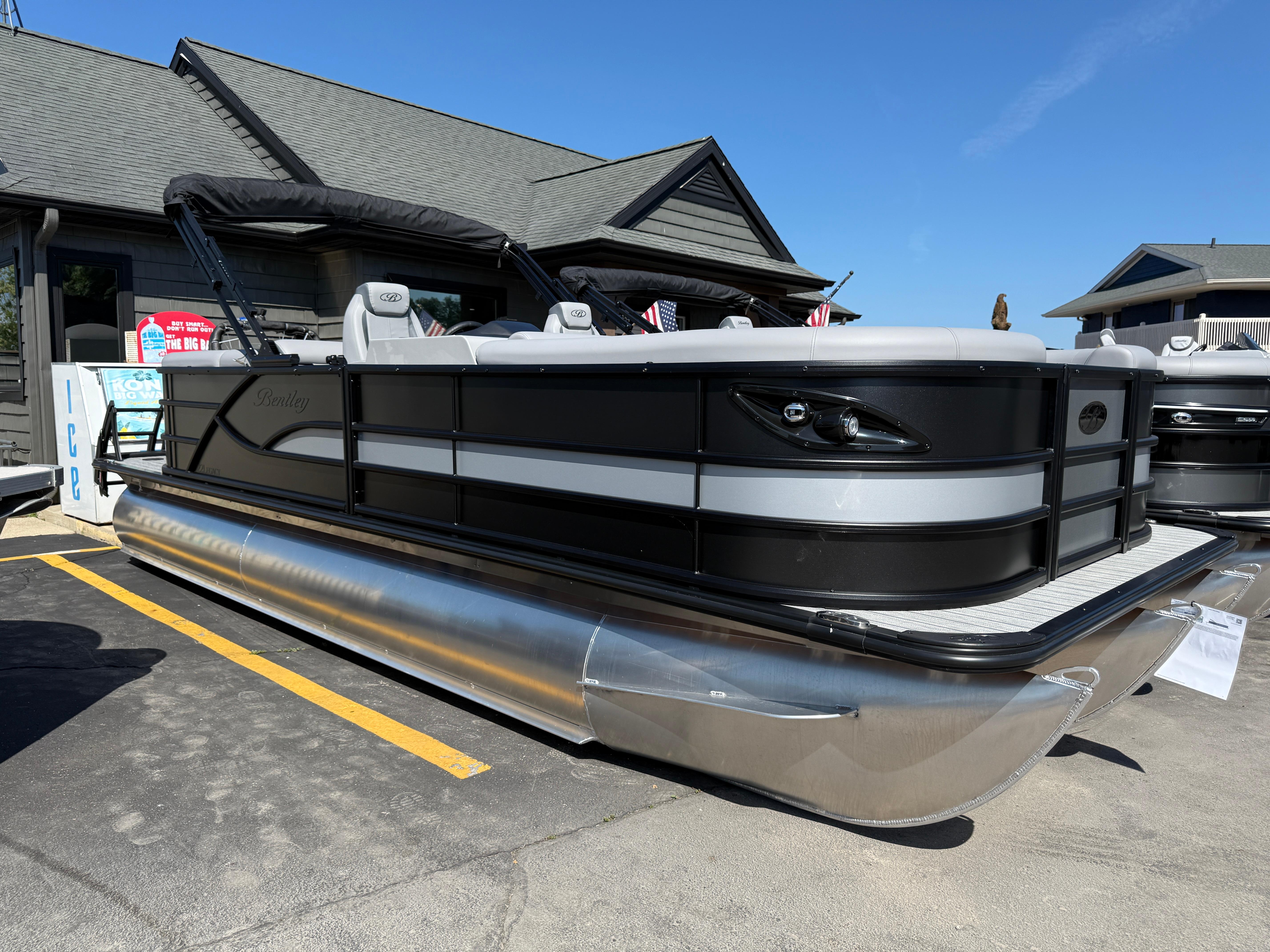2026 Bentley Pontoons Legacy 223 Navigator