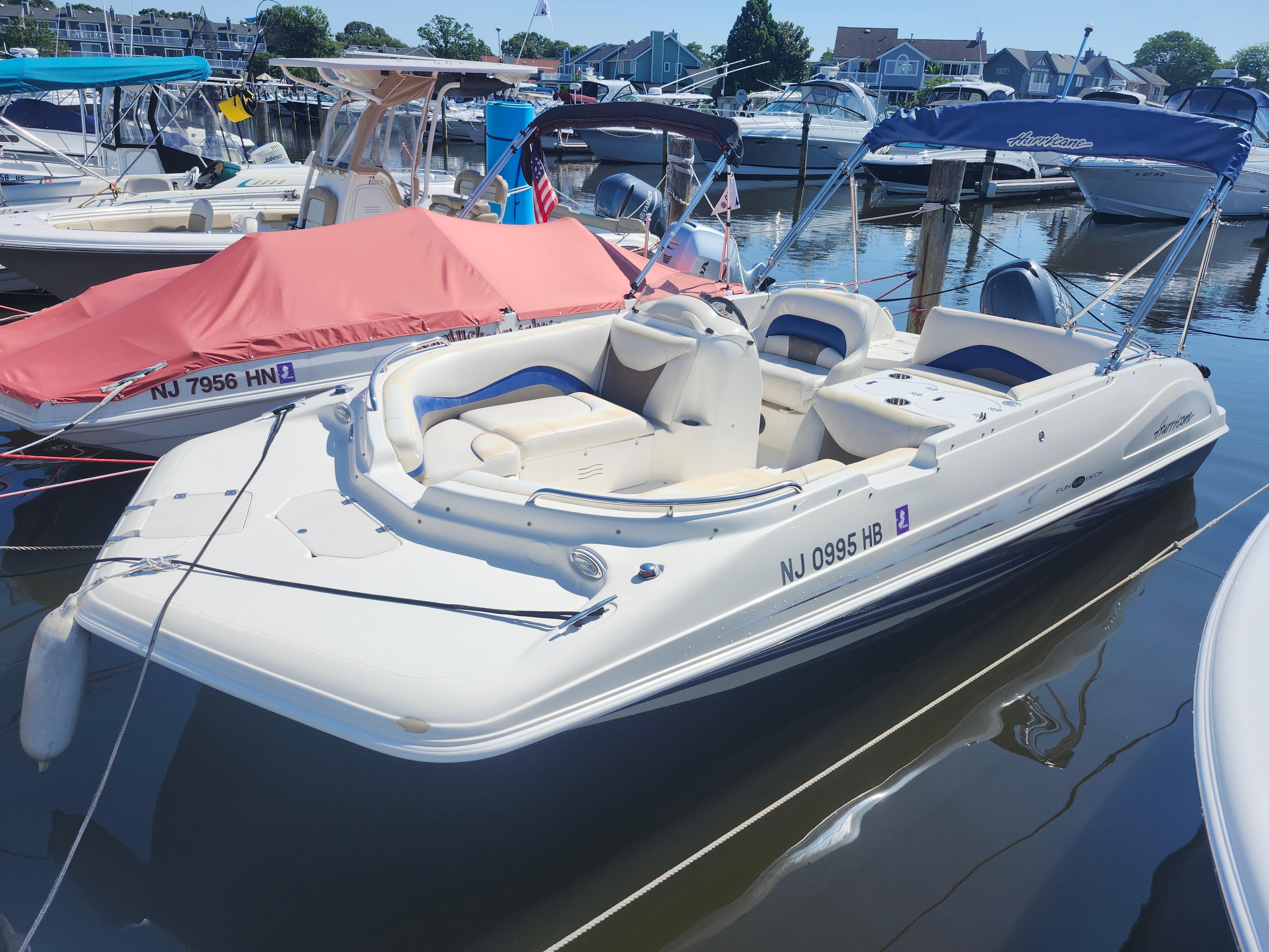 2009 Hurricane SunDeck 2000 OB