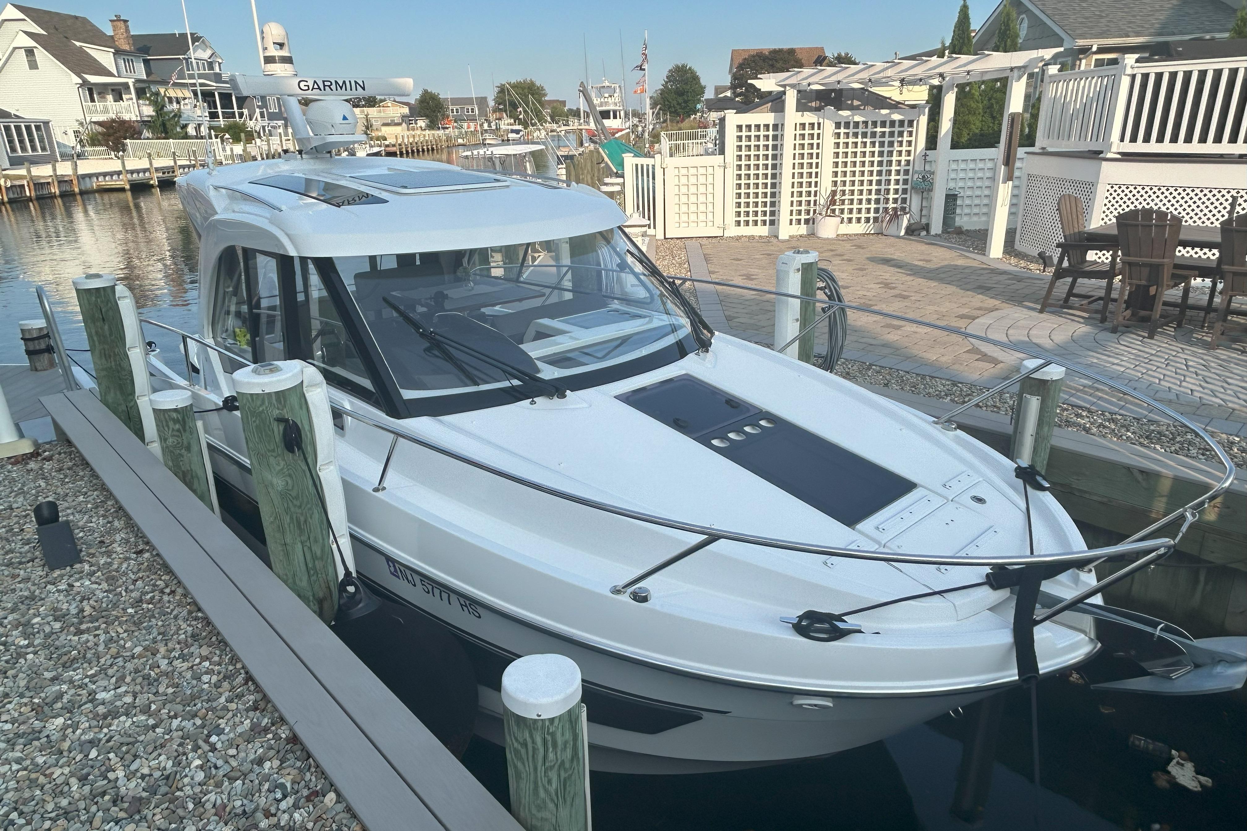 2024 Beneteau Antares 9