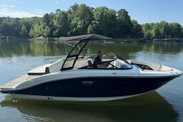 2025 Sea Ray SPX 210