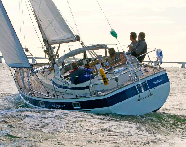 Hallberg-Rassy 352 sister ship