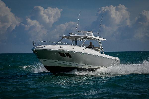 2020 Intrepid 407 Cuddy