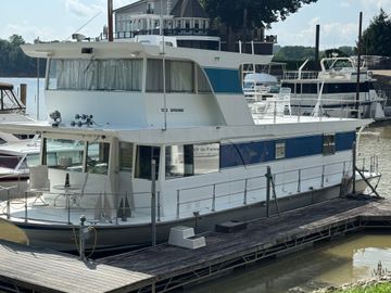1969 Pluckebaum river cruiser