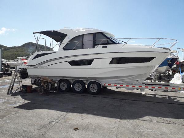 2019 Beneteau Antares 905
