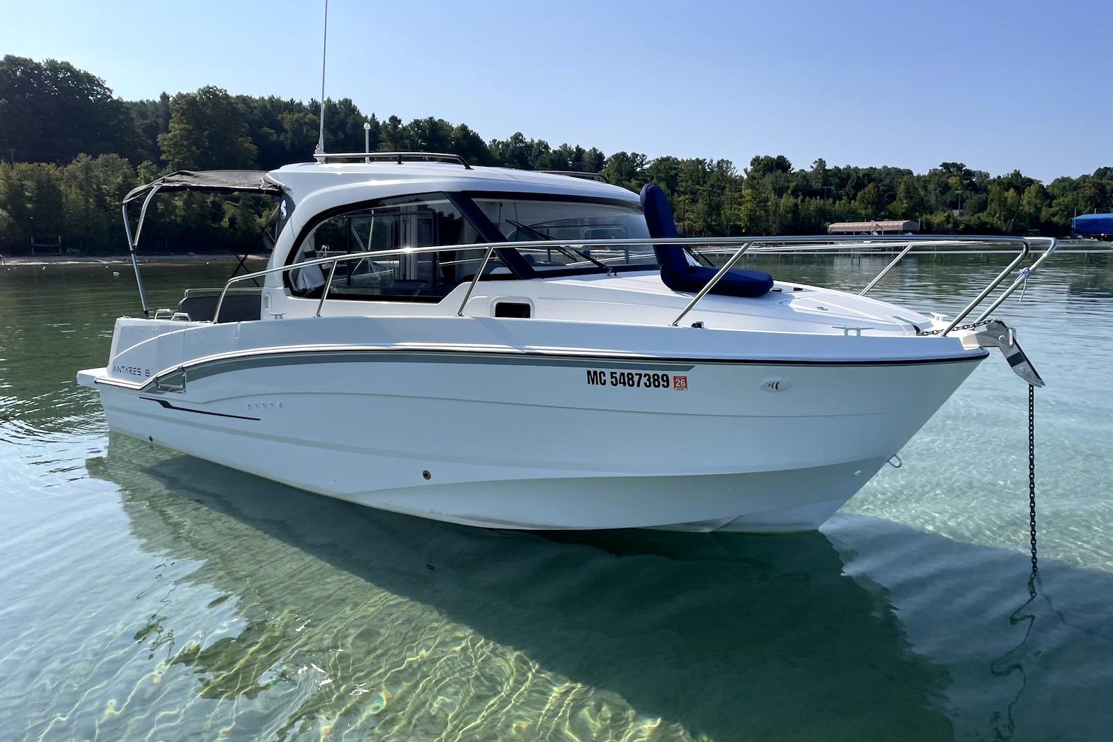 2023 Beneteau Antares 8 OB