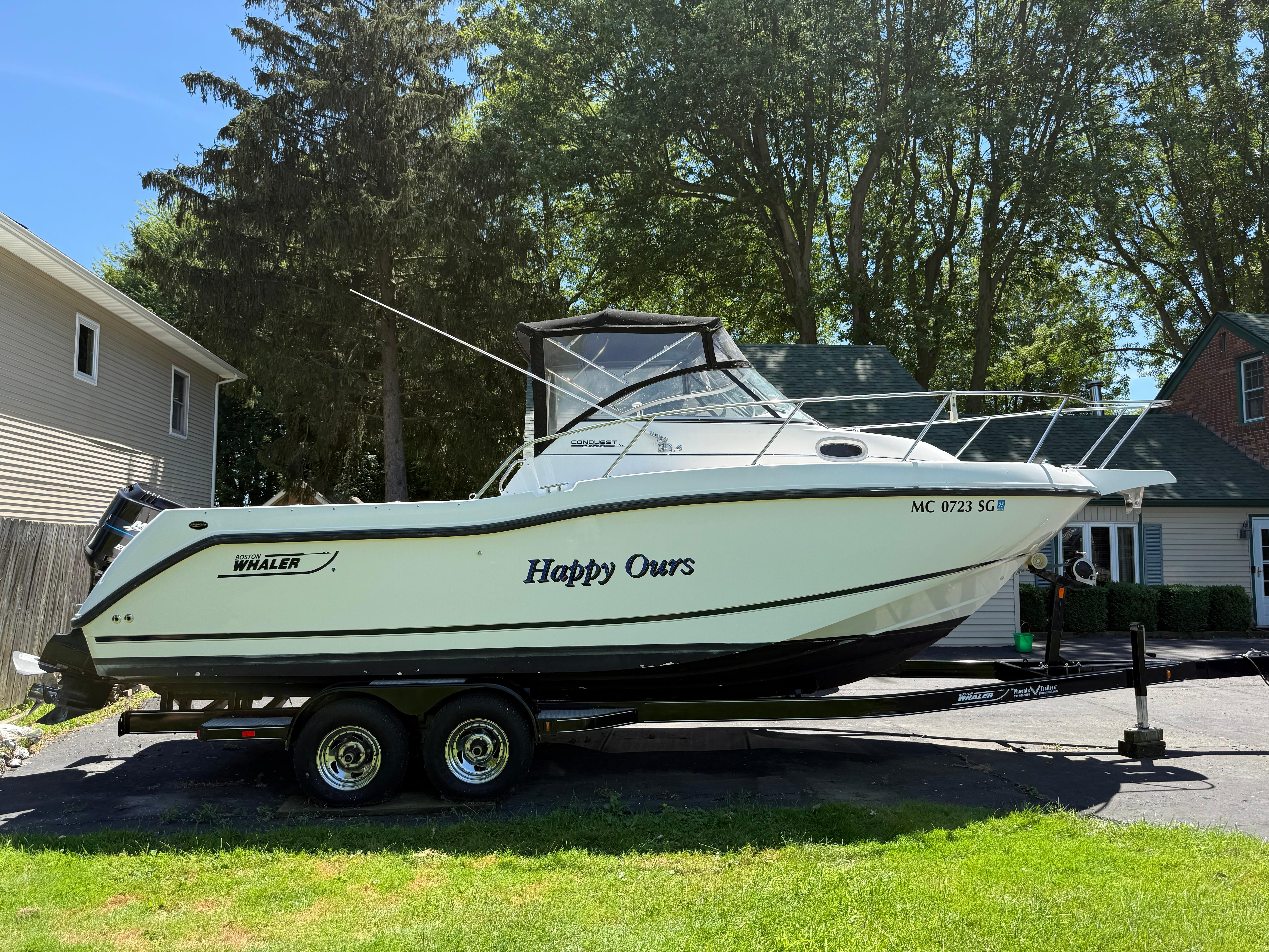 2002 Boston Whaler 255 Conquest