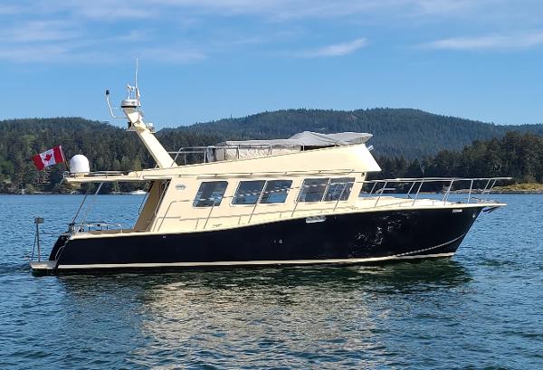 2005 Coastal Craft Sedan Flybridge