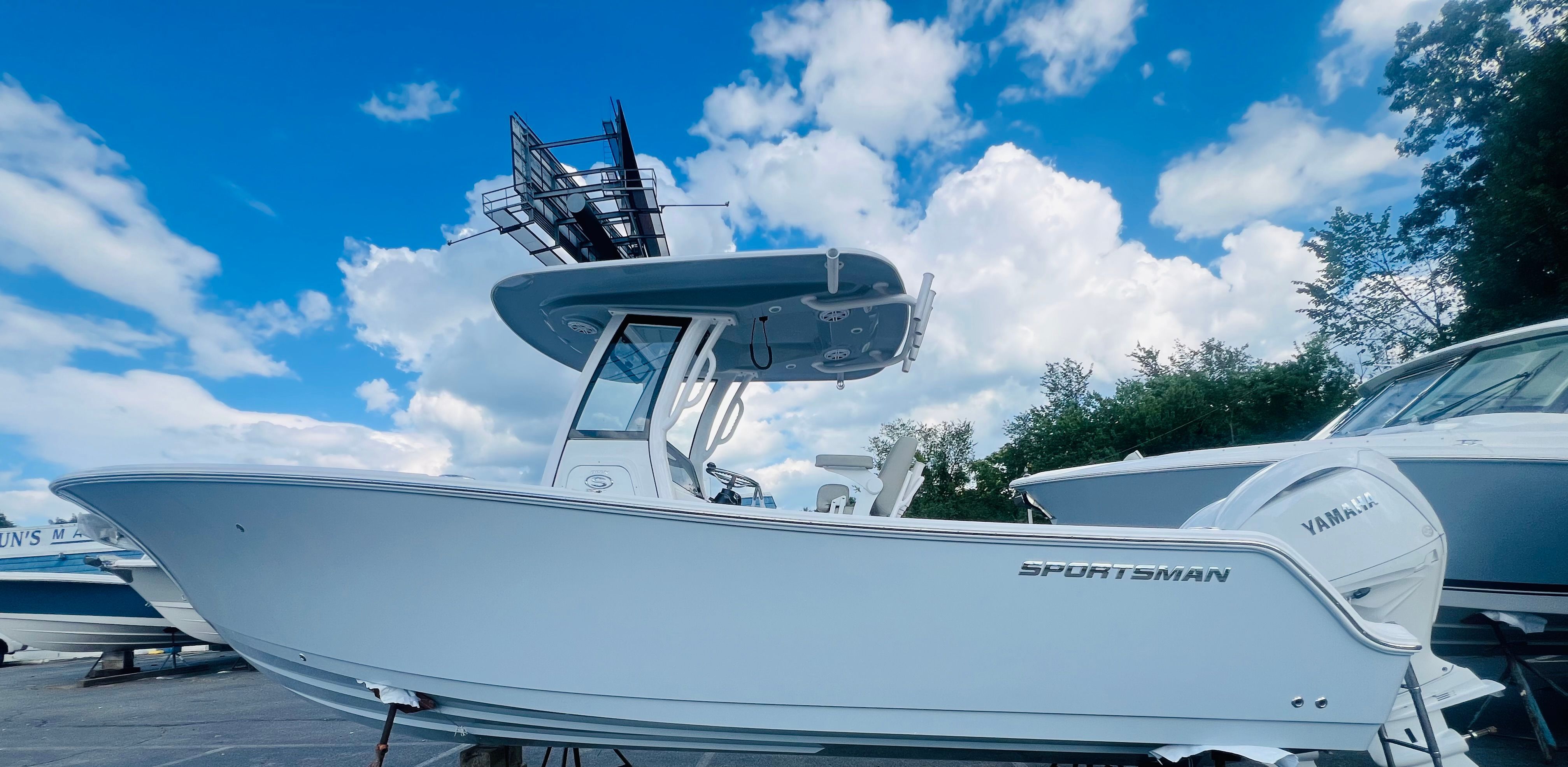 2025 Sportsman Open 252 Center Console