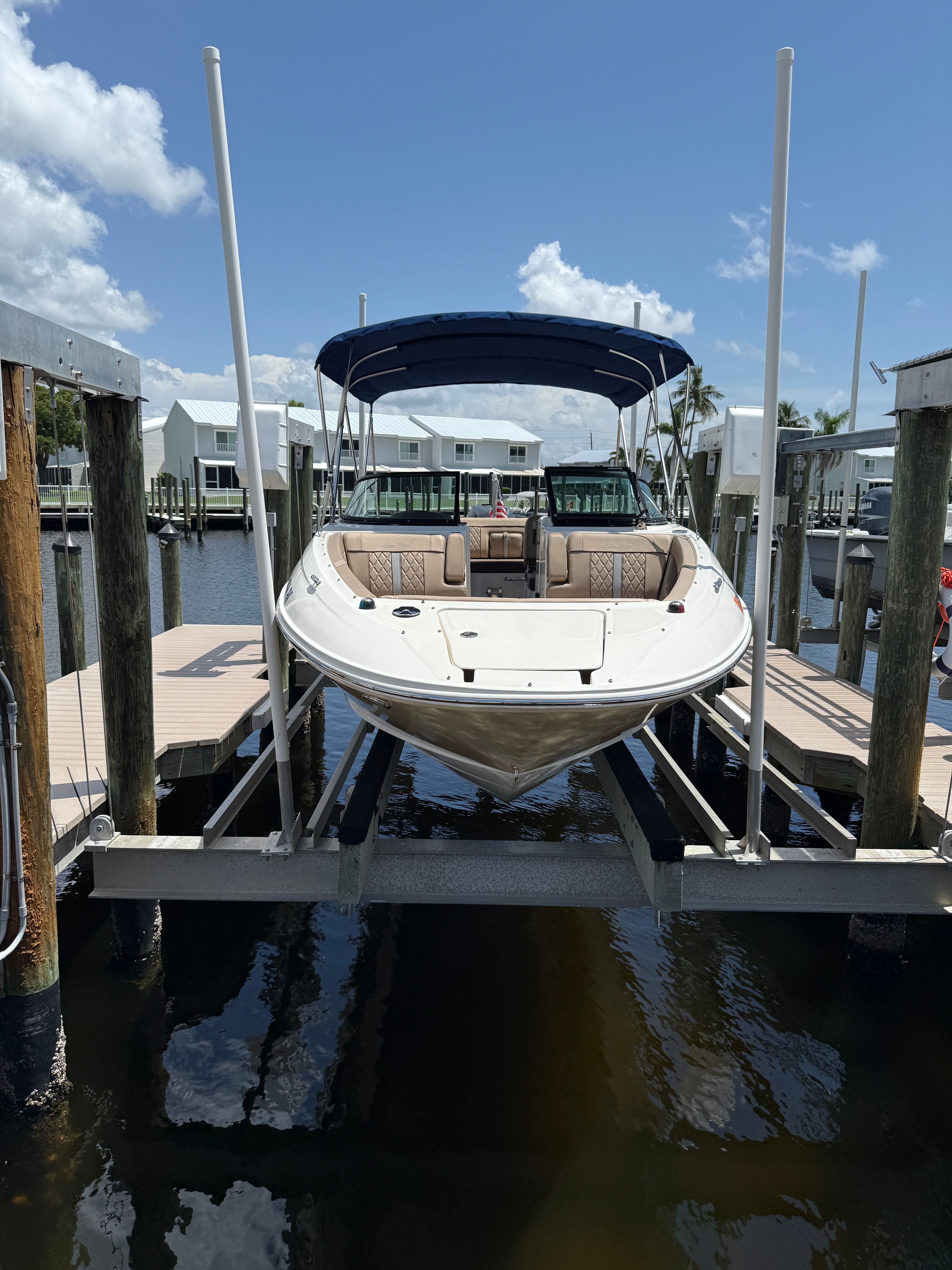2017 Sea Ray SDX 240 Outboard