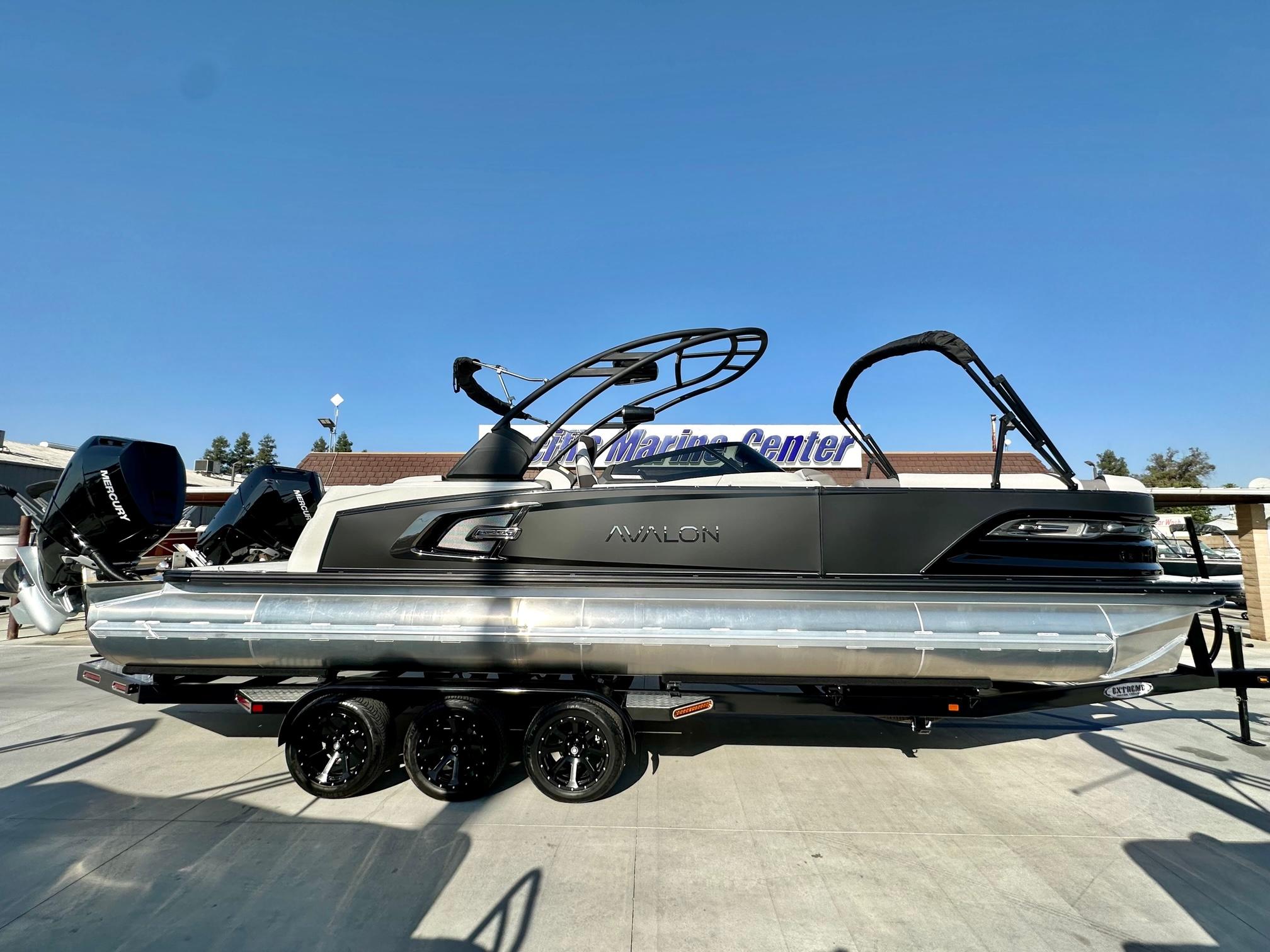 Avalon 27' Excalibur LTD Elite Windshield w/ Twin 400HP Mercury V10's & JOYSTICK CONTROLS!