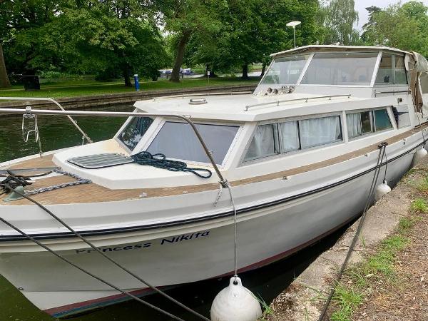 1974 Marine Projects Princess 32