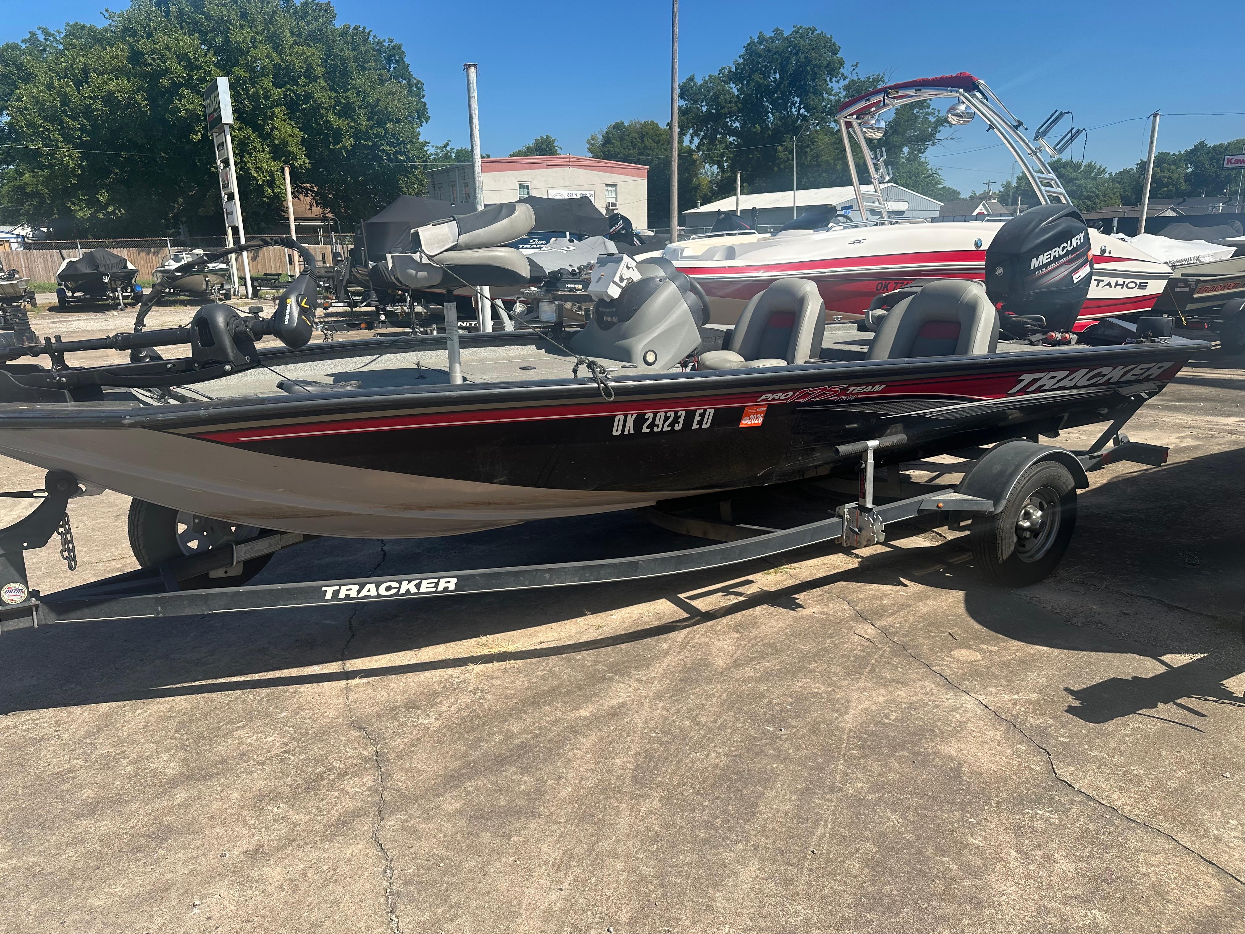 Tracker Pro Team 175 TXW 2017 Tracker Pro Team 175 TXW fishing boat on trailer in outdoor lot.