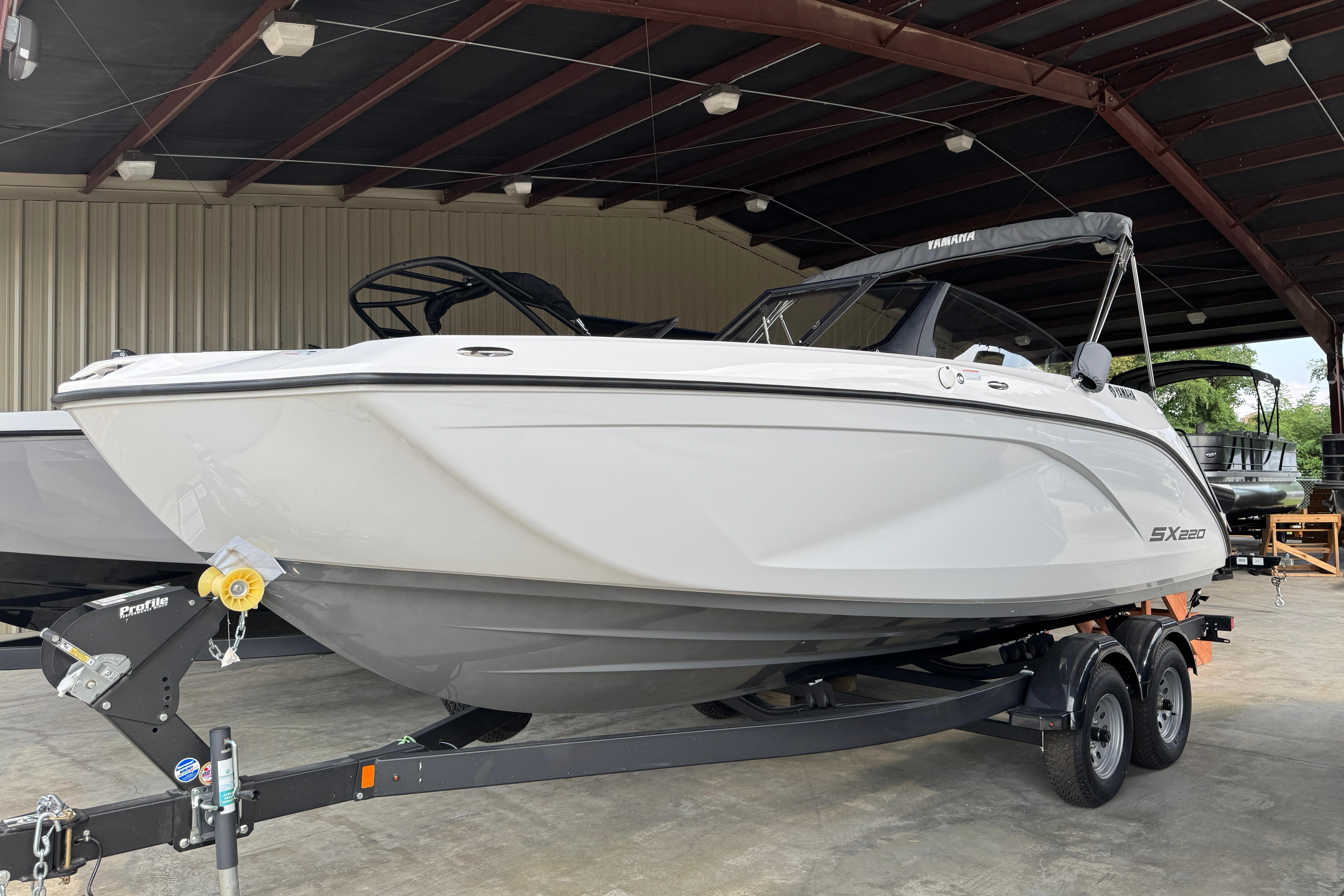 2025 Yamaha Boats SX220