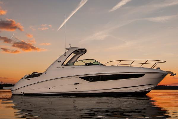 Sea Ray 310 Sundancer Manufacturer Provided Image
