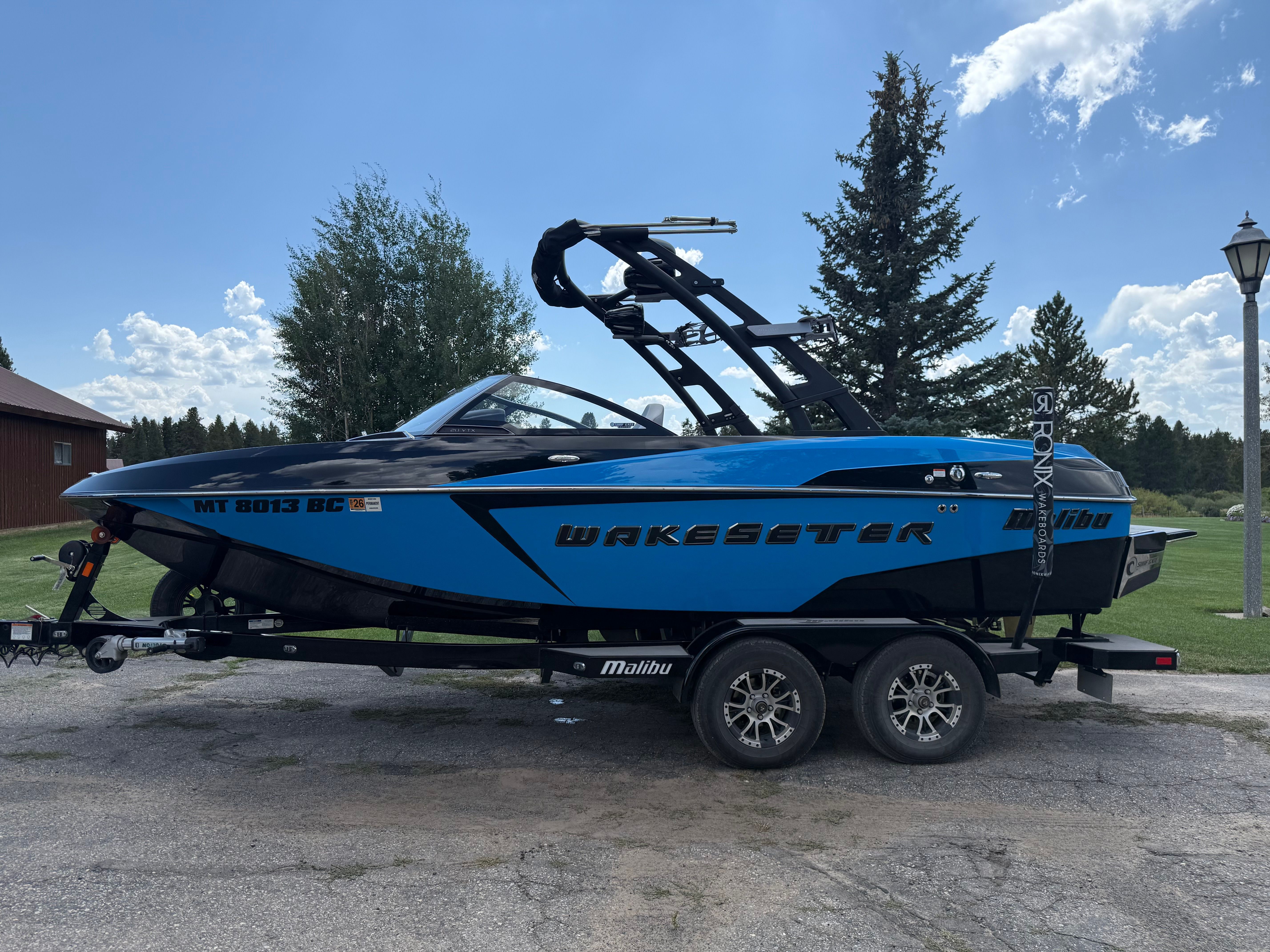 2016 Malibu Wakesetter 20 VTX