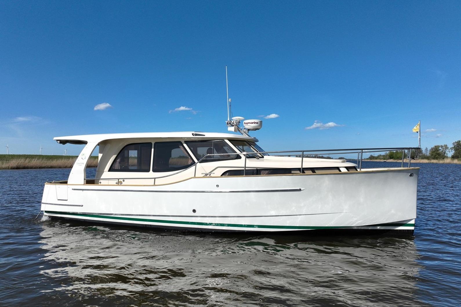2019 Greenline 33 Hybrid