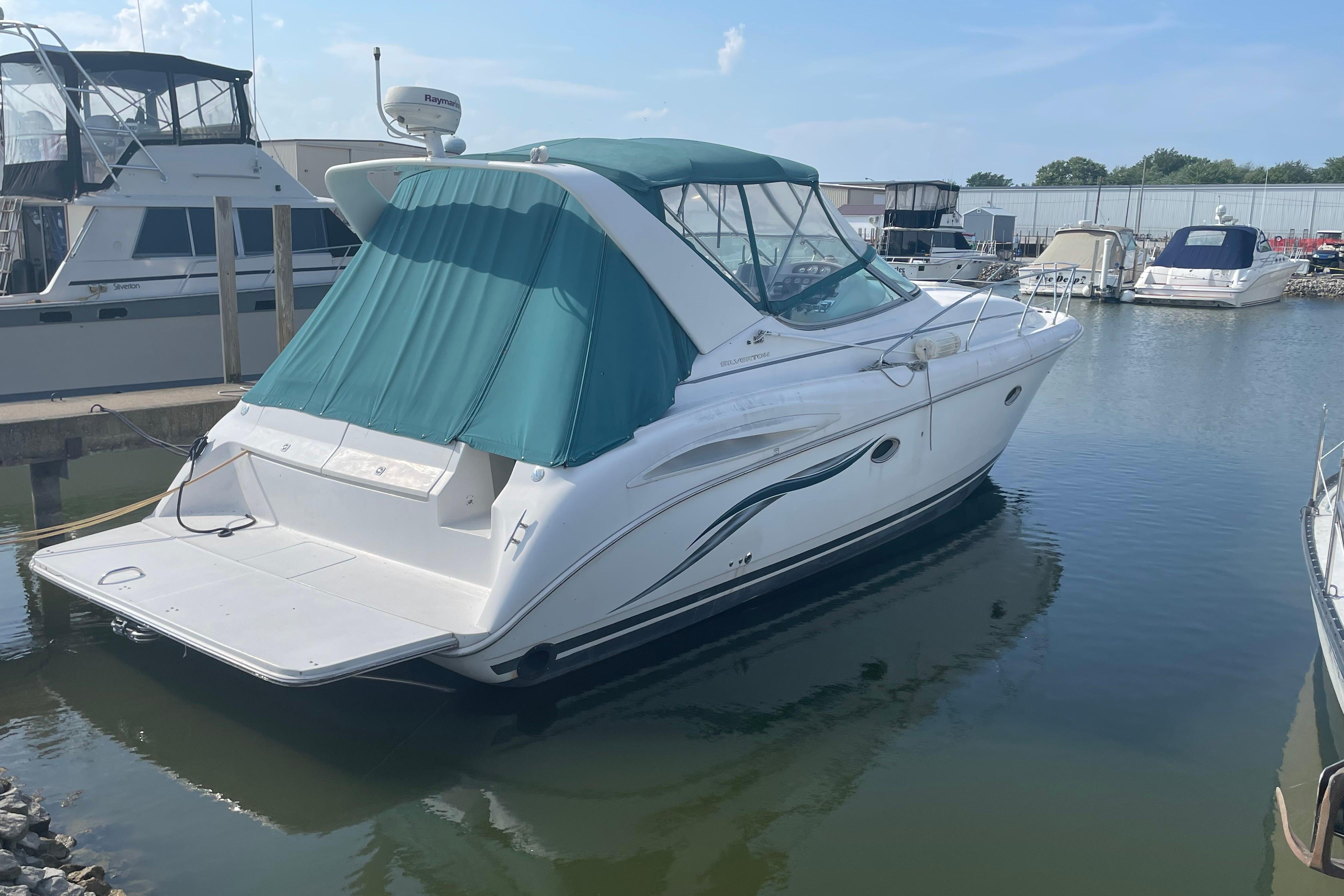 1999 Silverton 360 Express