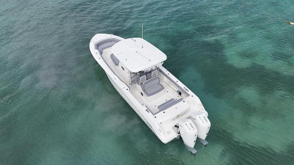 2025 Boston Whaler 330 Outrage