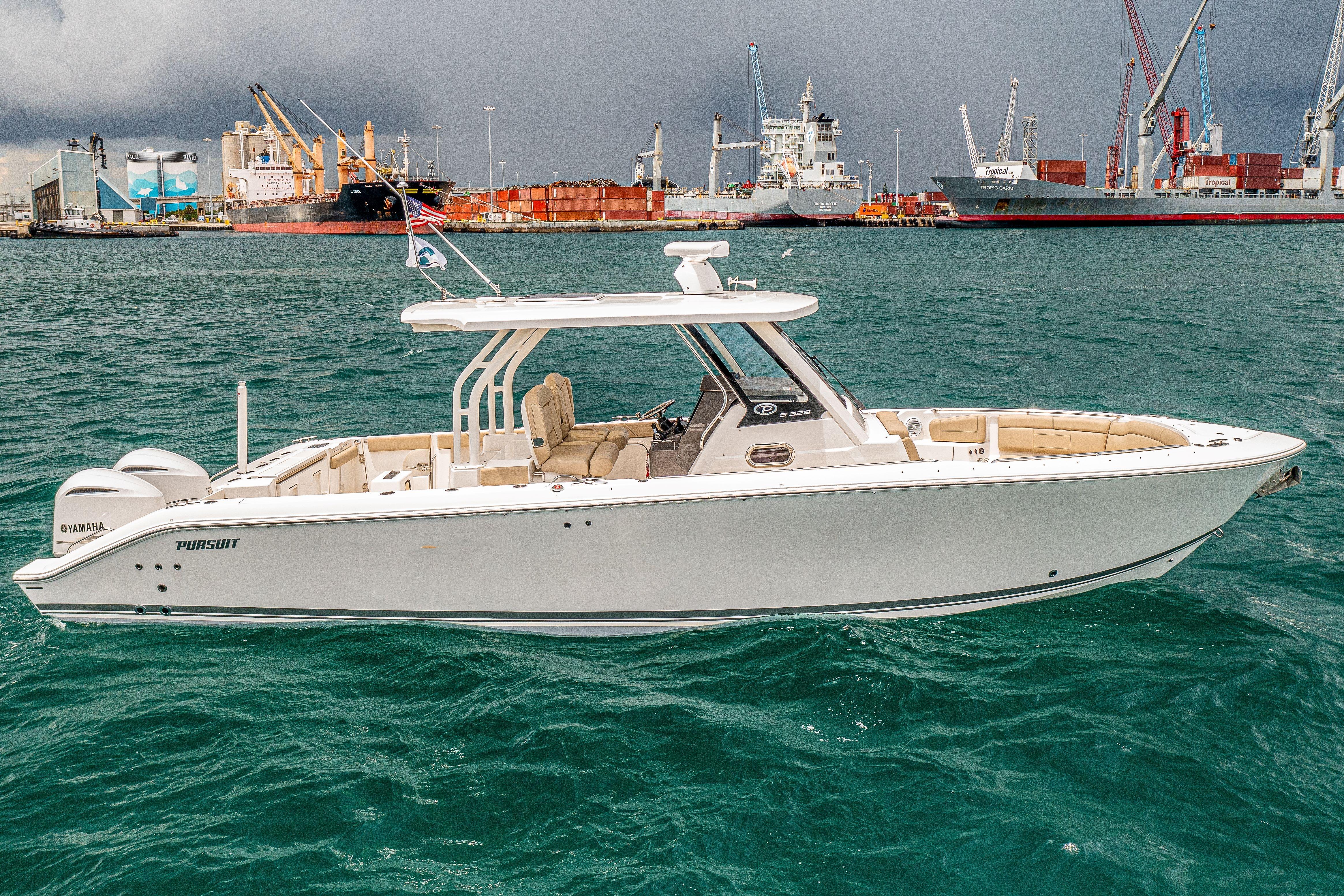 2019 Pursuit S 328 Sport