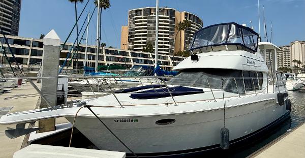 1997 Carver 355 Aft Cabin