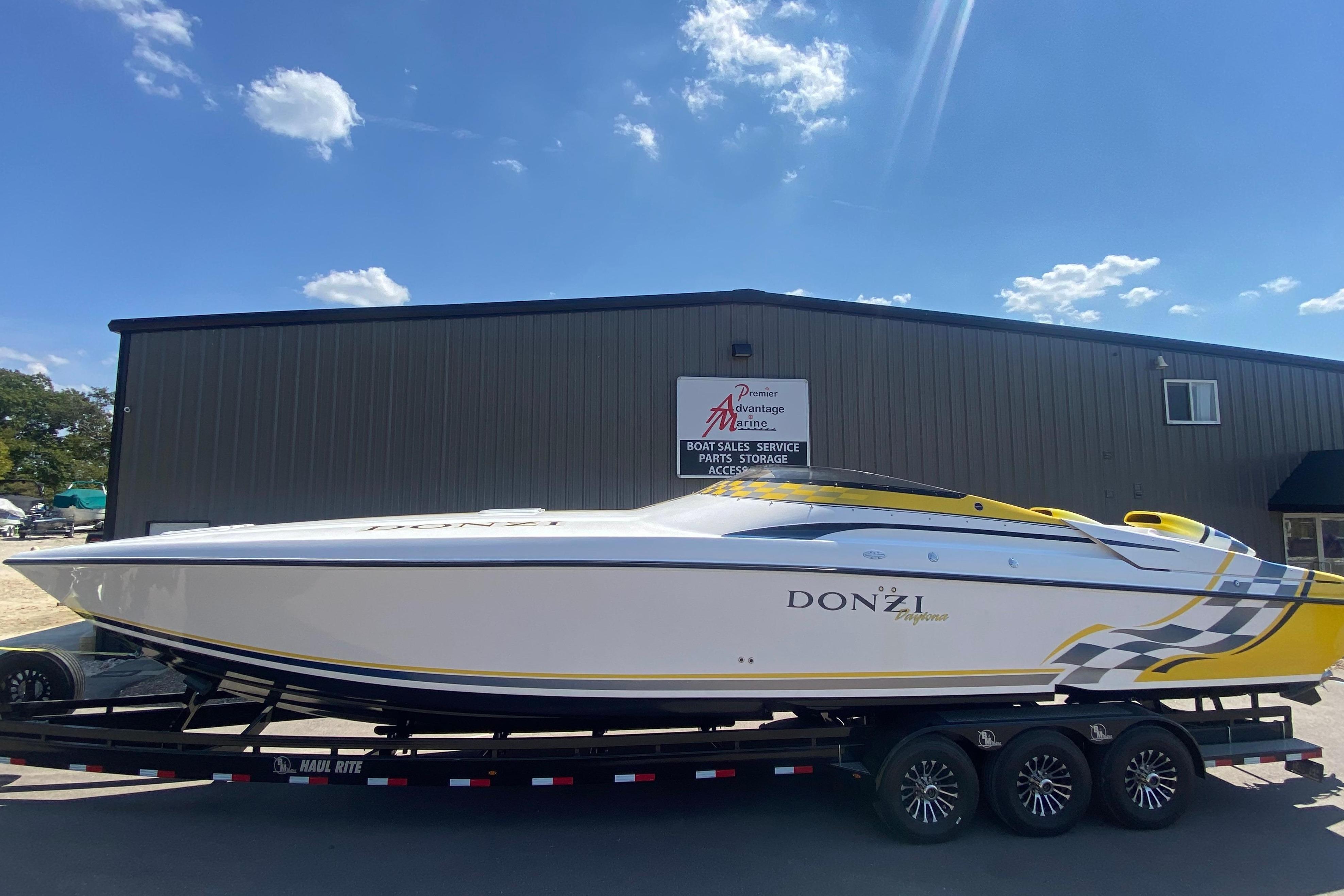 2001 Donzi 38 Daytona