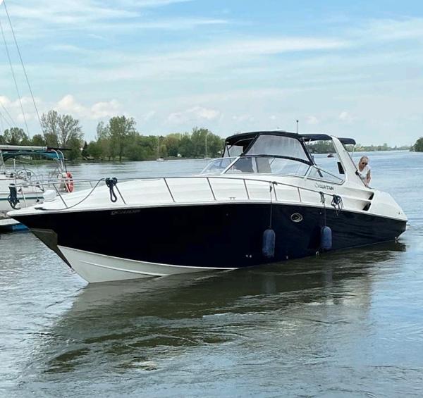 2009 Fountain 38 Express Cruiser