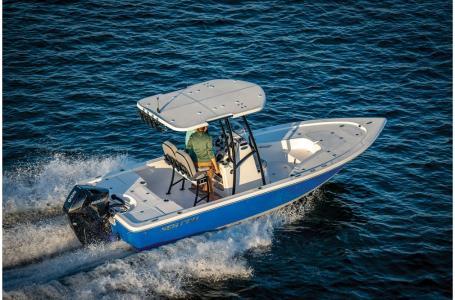Sea Pro 228 DLX Bay Series