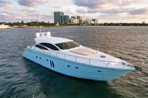 Pershing 62