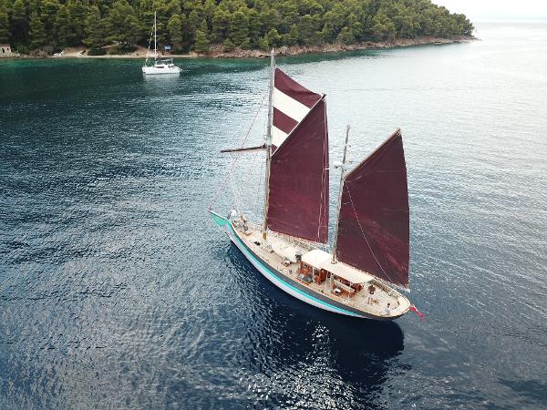 Ketch Classic 65ft Ketch Pilot House
