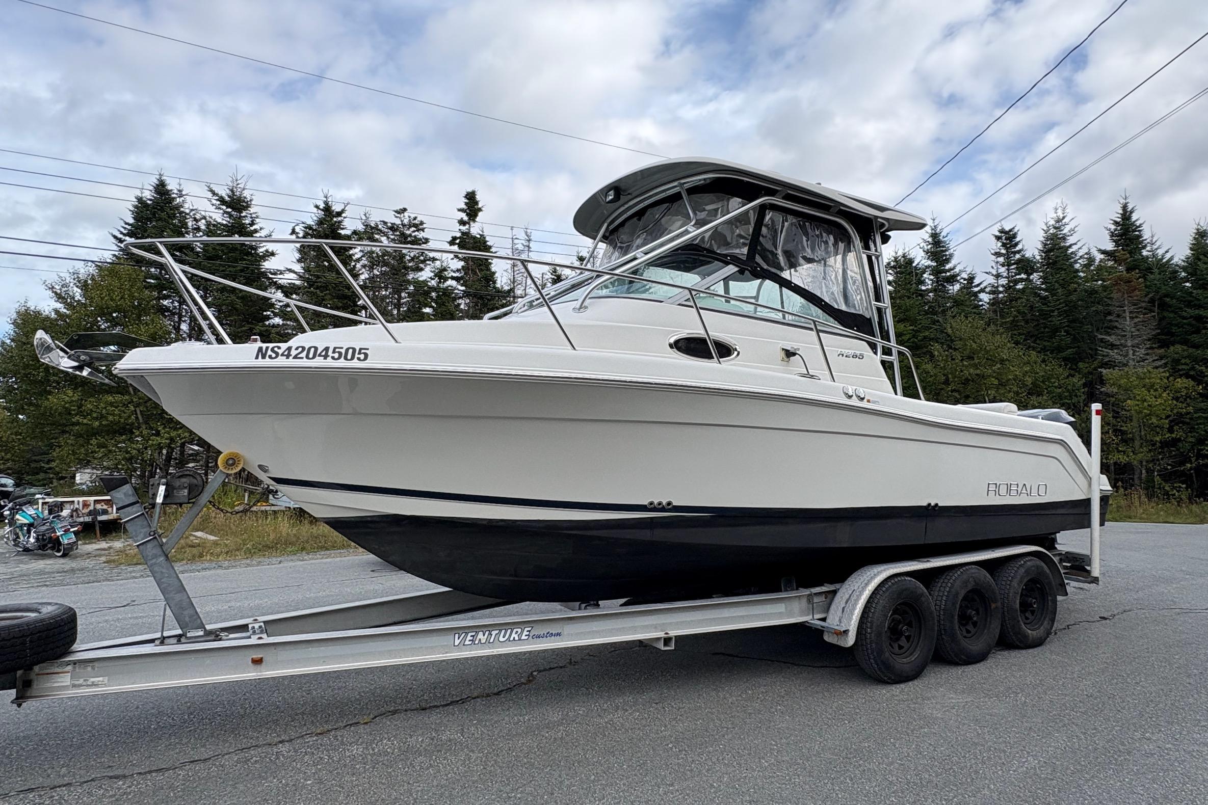 2012 Robalo R265 Walkaround