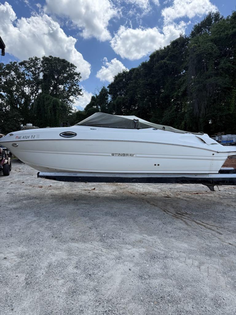 2012 Stingray 215 LR