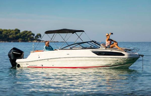 Bayliner VR6 Cuddy