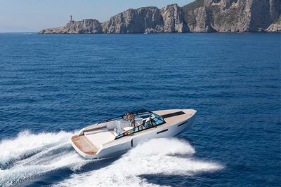 Evo Yachts R4 Manufacturer Provided Image