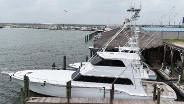 1996 Donzi Custom Enclosed Flybridge