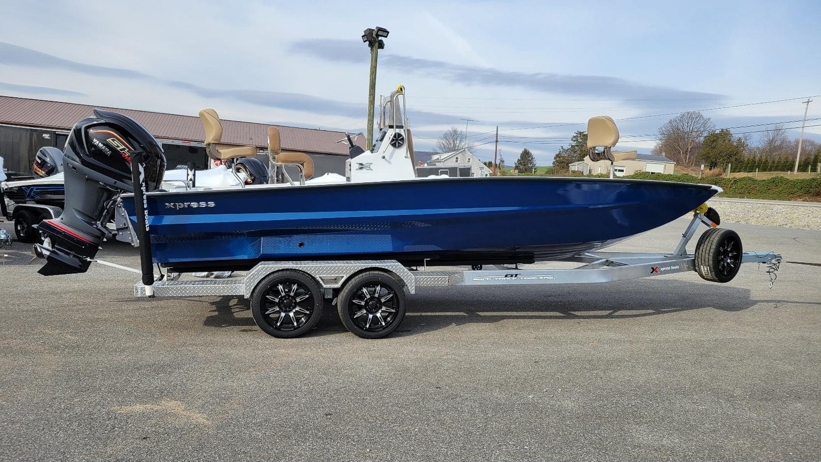 2025 Xpress X23 Bay w/ Yamaha Vmax 200 SHO (In stock!)